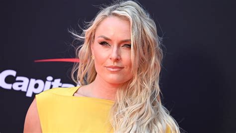 Lindsey Vonn Celebrates Her Comeback With A Body Paint。